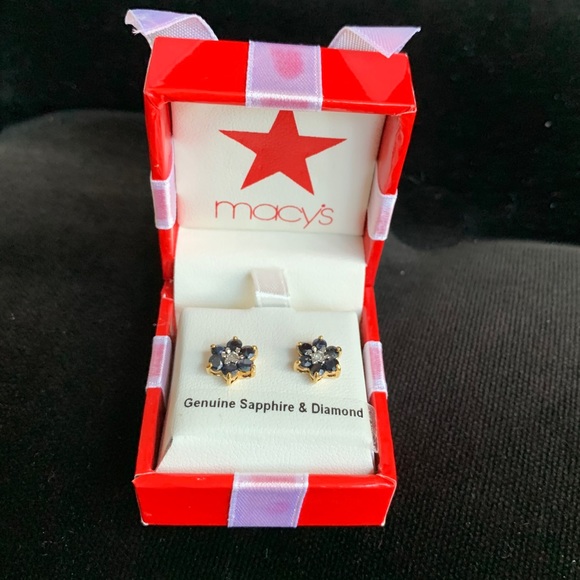 NWOT Saphire and Diamond flower earrings - Picture 1 of 4